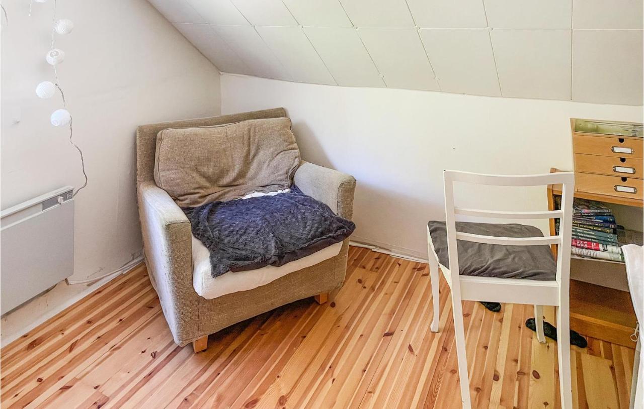 Cozy Home In Oerebro With Wifi Ngoại thất bức ảnh