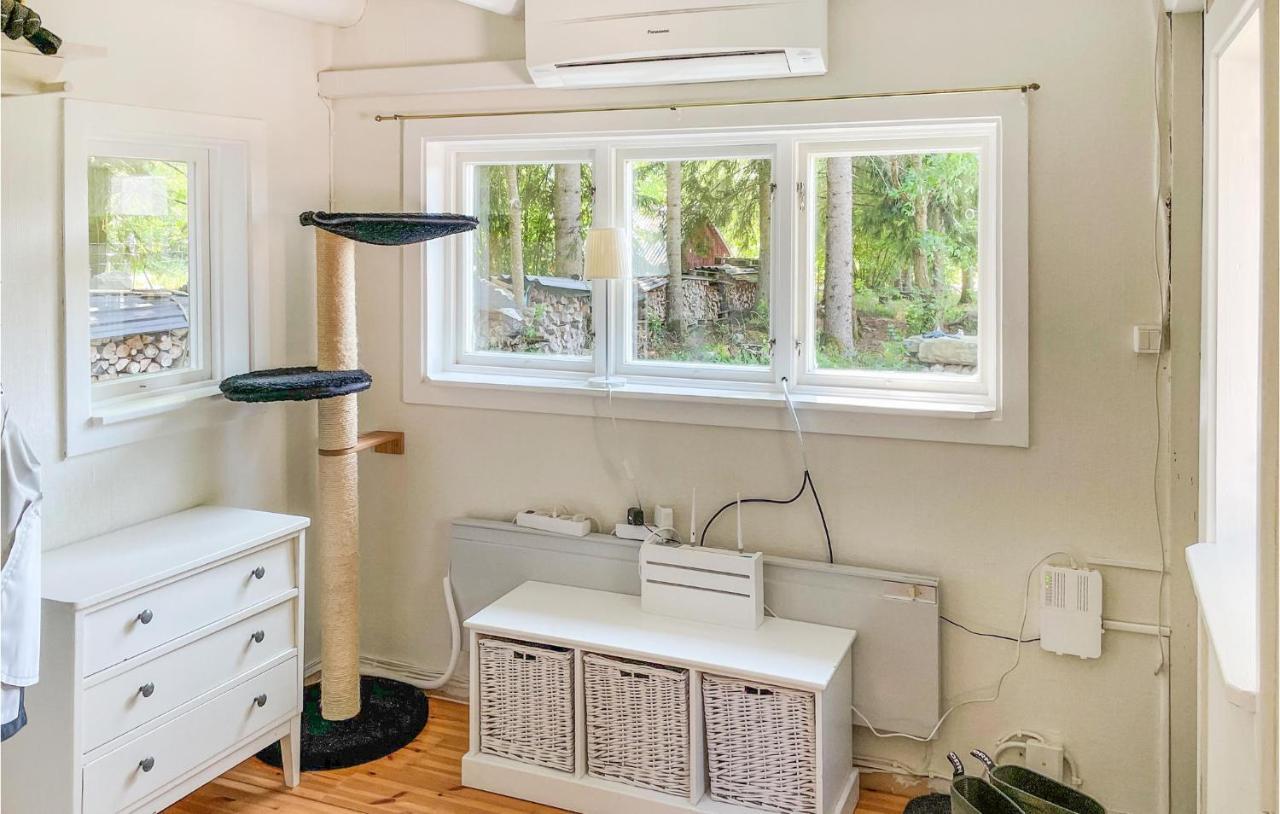Cozy Home In Oerebro With Wifi Ngoại thất bức ảnh