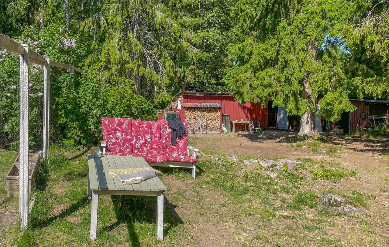 Cozy Home In Oerebro With Wifi Ngoại thất bức ảnh